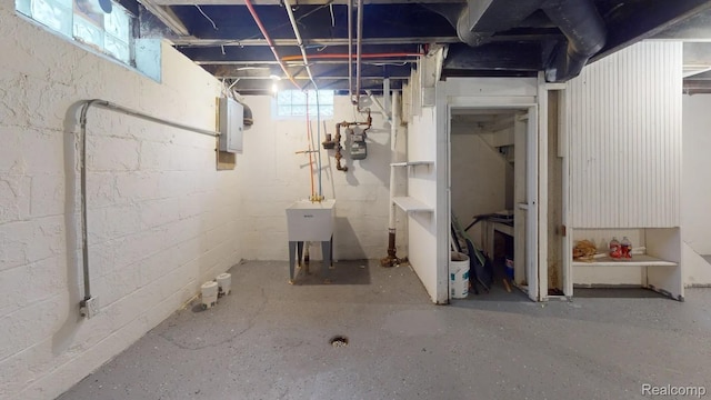 10800 Stratman St, Detroit, MI 48224 - below grade area with a sink and electric panel