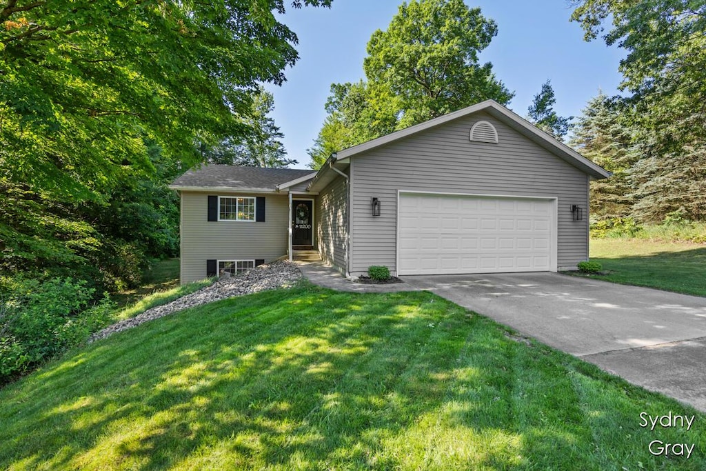 11200 Ivory Valley Dr NE, Rockford, MI 49341 - photo 1