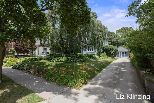 120 Union Ave SE, Grand Rapids, MI 49503 - obstructed view of property with a garage