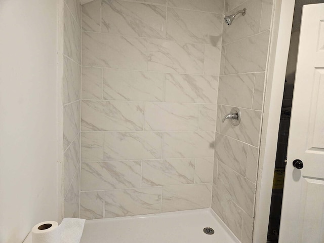 538 Whitney Ave, Morenci, MI 49256 - full bathroom featuring a tile shower