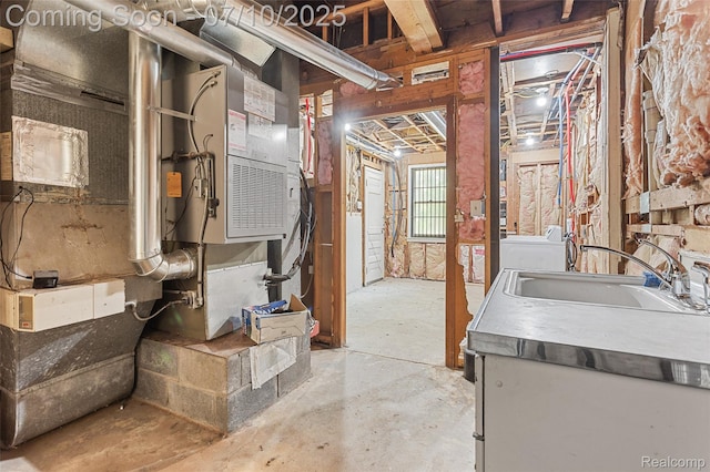 18930 Deering St, Melvindale, MI 48152 - below grade area with a sink and washer / clothes dryer