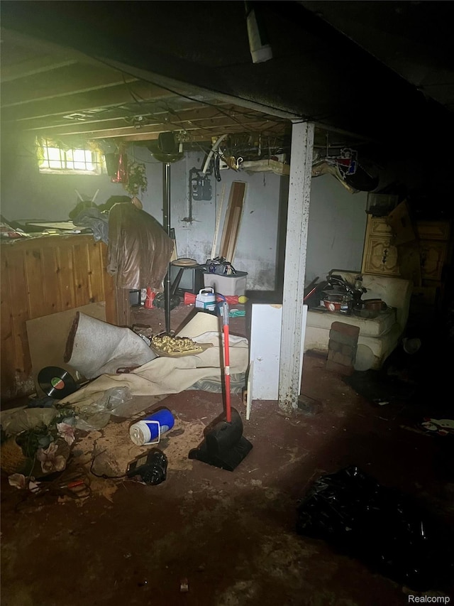 638 W Pulaski Ave, Flint, MI 48505 - view of below grade area