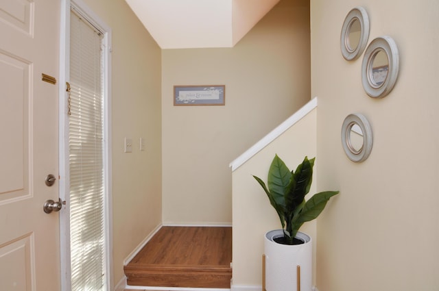 609 Watersedge Dr, Ann Arbor, MI 48105 - entrance foyer featuring wood finished floors and baseboards