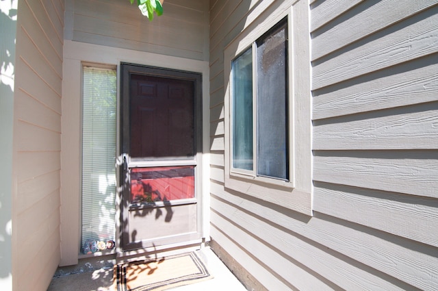 609 Watersedge Dr, Ann Arbor, MI 48105 - property entrance