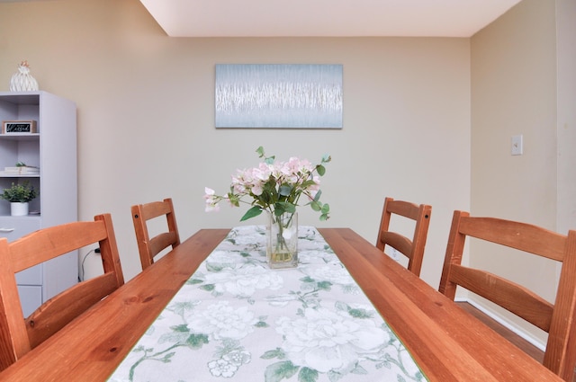 609 Watersedge Dr, Ann Arbor, MI 48105 - view of dining space