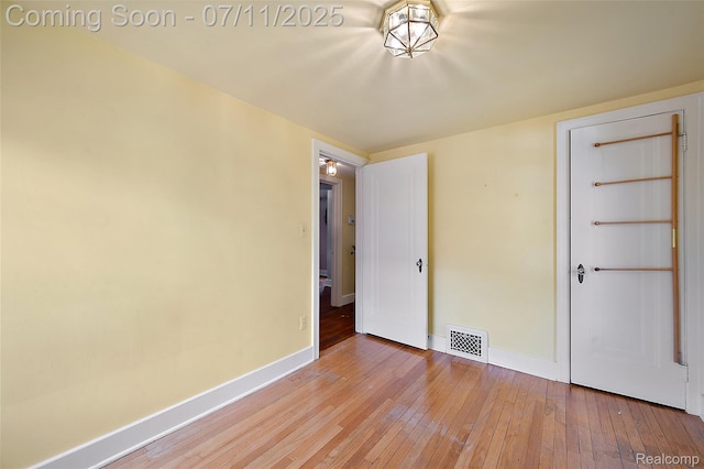 132 Illinois Ave, Pontiac, MI 48341 - unfurnished bedroom featuring baseboards and light wood finished floors