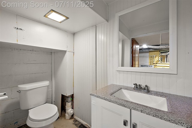 132 Illinois Ave, Pontiac, MI 48341 - bathroom with vanity and toilet