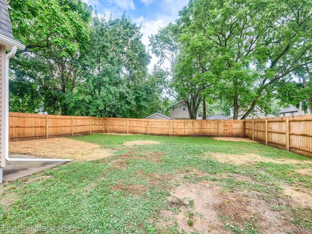 658 Beach St, Mount Morris, MI 48458 - view of fenced backyard