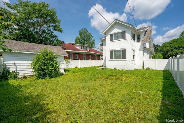163 Moss St, Highland Park, MI 48203 - back of property with a fenced backyard