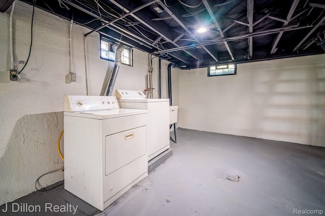 959 Washtenaw Rd, Ypsilanti, MI 48197 - basement featuring washing machine and dryer