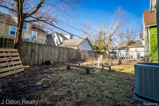 959 Washtenaw Rd, Ypsilanti, MI 48197 - fenced backyard featuring a residential view