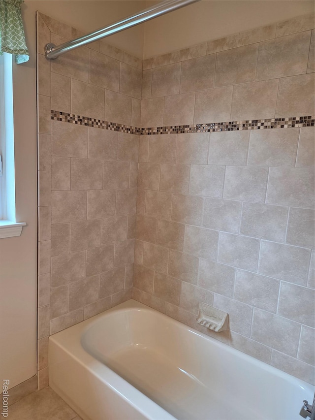 2181 E Shore Dr, Rochester Hills, MI 48307 - full bath with shower / washtub combination
