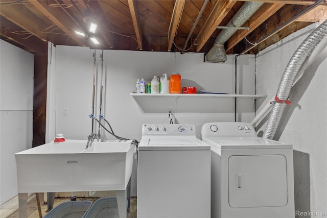 26714 Dover Ct, Warren, MI 48089 - laundry room with washer and clothes dryer