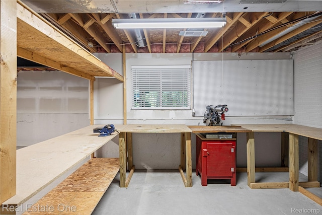 31085 Chatsford St, Novi, MI 48377 - below grade area with a workshop area