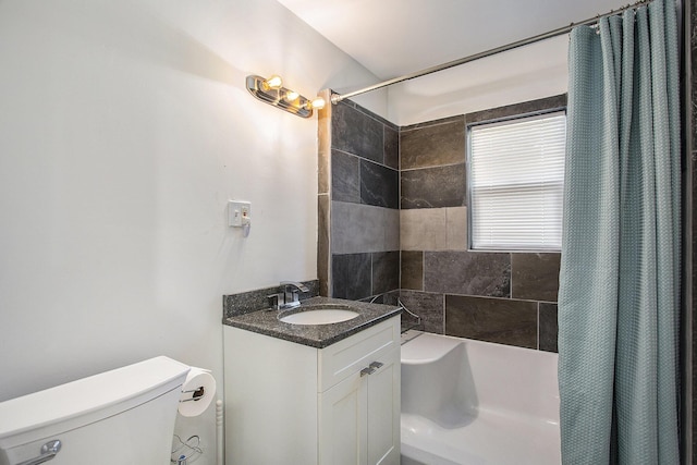 565 E Rockford Rd, Idlewild, MI 49642 - full bath with shower / bath combination with curtain and vanity