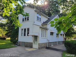 17951 Prospect St, Dearborn Heights, MI 48122 - view of side of property