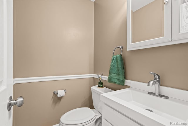 36393 Dardanella St, Livonia, MI 48152 - bathroom with toilet and vanity