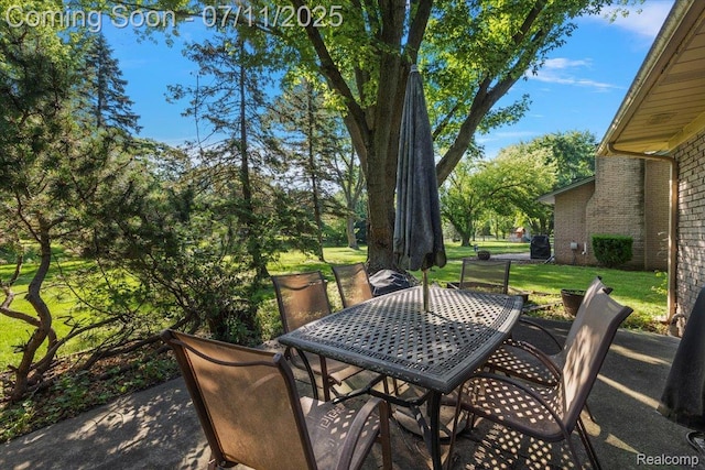 4674 Chapel Dr, Troy, MI 48085 - view of patio featuring outdoor dining area