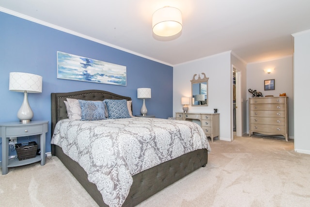37516 N Laurel Park Dr, Livonia, MI 48152 - bedroom with carpet floors, crown molding, a walk in closet, and a closet