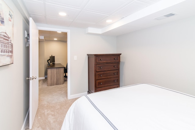 37516 N Laurel Park Dr, Livonia, MI 48152 - bedroom featuring recessed lighting and light carpet