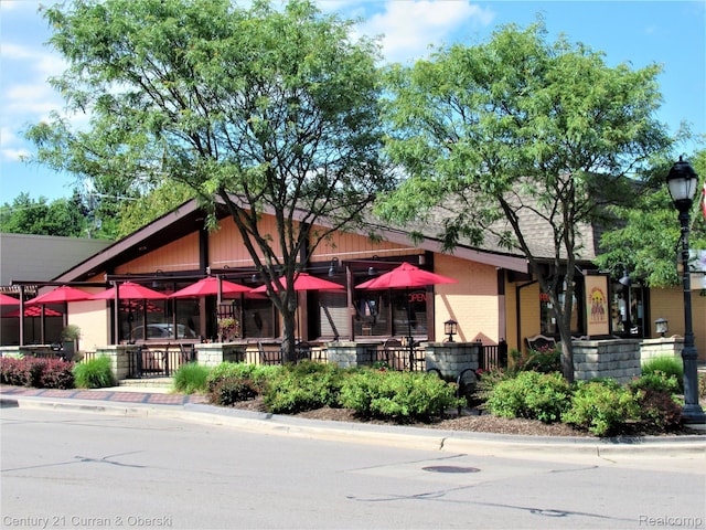 34005 Alta Loma Dr, Farmington, MI 48335 - view of building exterior