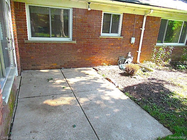 34005 Alta Loma Dr, Farmington, MI 48335 - view of patio