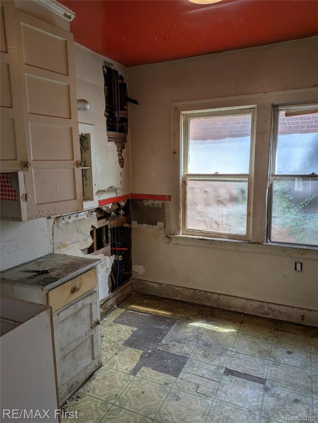 4342 Tyler St, Detroit, MI 48238 - kitchen featuring light floors