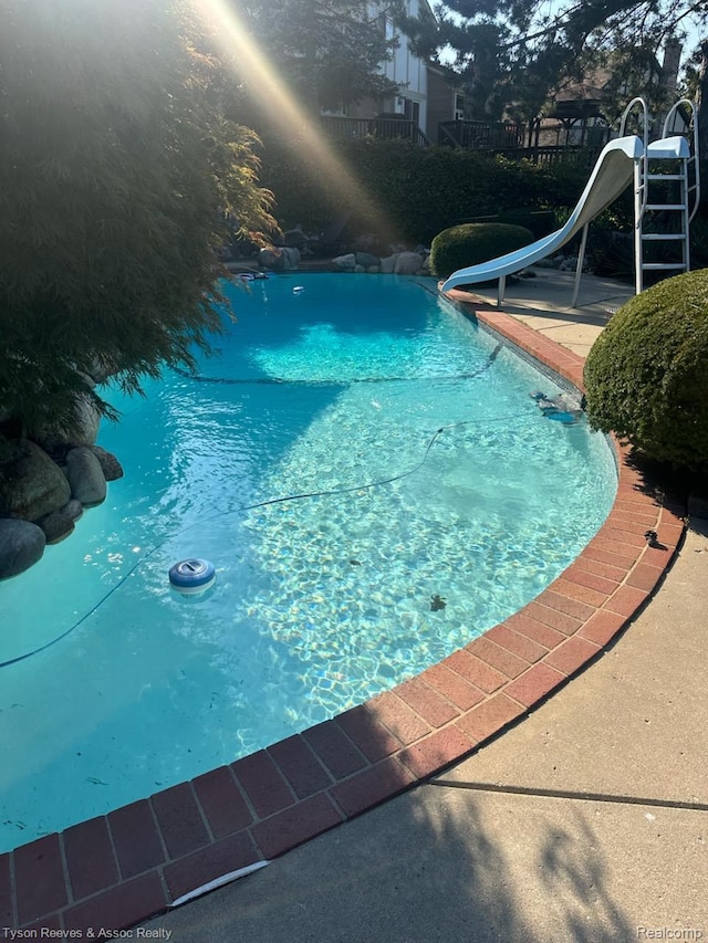 22770 Shadowglen Dr, Farmington Hills, MI 48335 - outdoor pool with a water slide