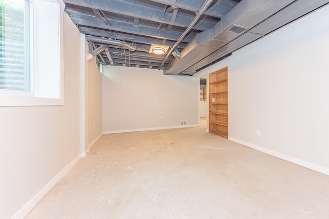 2728 Kimberley Rd, Ann Arbor, MI 48104 - below grade area with baseboards