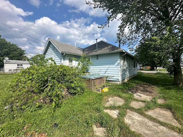 3363 Parkwood Ave, Monroe, MI 48162 - rear view of house