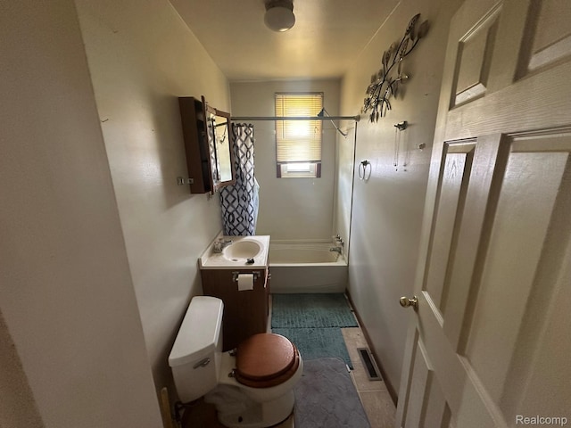 3363 Parkwood Ave, Monroe, MI 48162 - bathroom featuring vanity and shower / bath combo