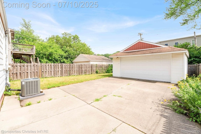 816 E 3rd St, Royal Oak, MI 48067 - view of detached garage