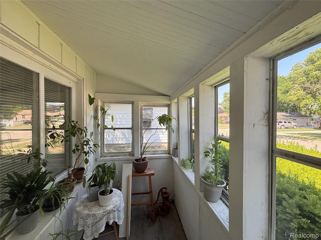 130 Meadle St, Warren, MI 48043 - sunroom / solarium featuring vaulted ceiling
