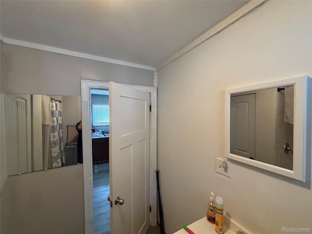 130 Meadle St, Warren, MI 48043 - full bathroom featuring ornamental molding and wood finished floors