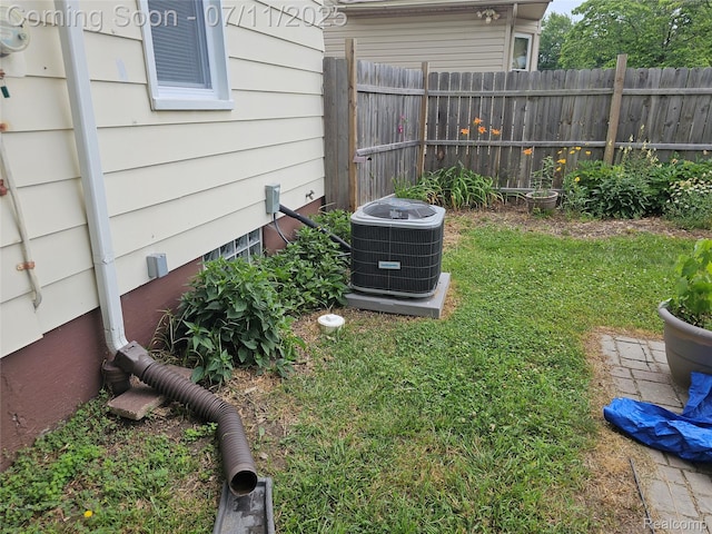 893 Leblanc St, Lincoln Park, MI 48146 - exterior view of a central air condition unit