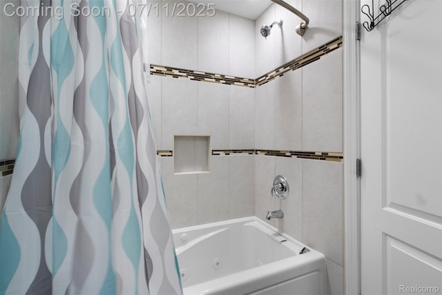532 E Fox Hills Dr, Bloomfield Hills, MI 48304 - bathroom with a combined bath / shower with jetted tub