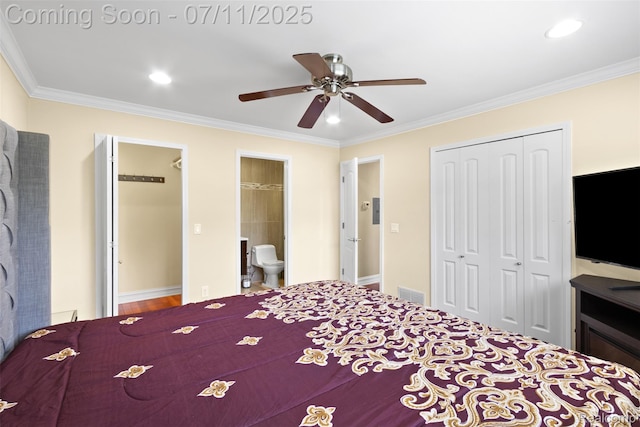 532 E Fox Hills Dr, Bloomfield Hills, MI 48304 - bedroom with a closet, ornamental molding, ensuite bath, a ceiling fan, and recessed lighting