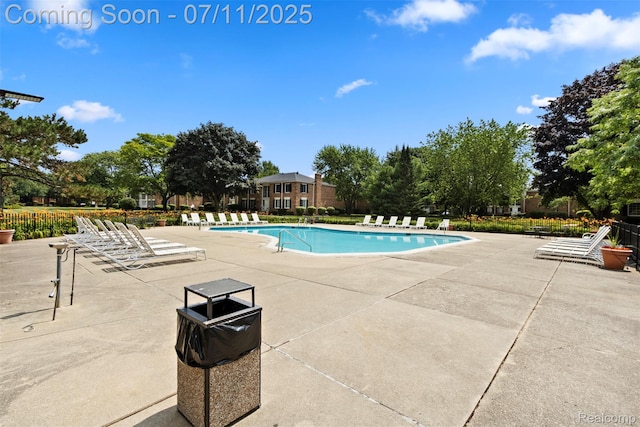 532 E Fox Hills Dr, Bloomfield Hills, MI 48304 - community pool featuring a patio area