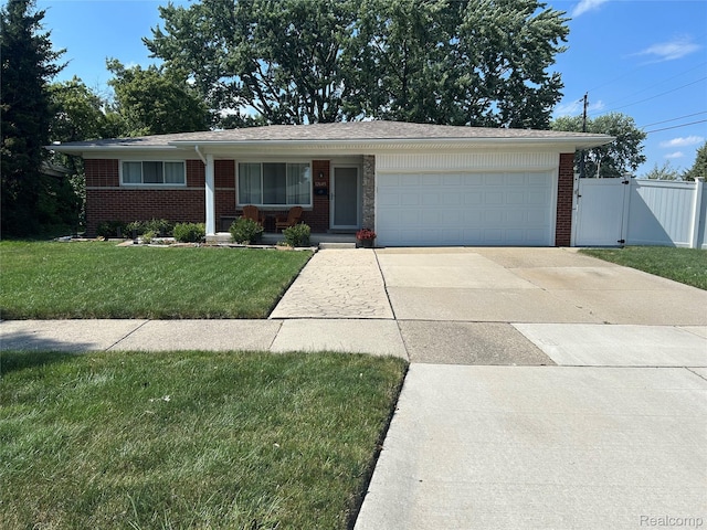 32645 Whitley Cir, Warren, MI 48088 - photo 1