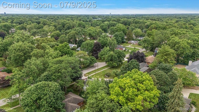 32010 Inglewood St, Franklin, MI 48025 - aerial view of property's location featuring a heavily wooded area