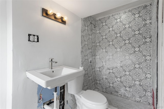 1725 Seyburn St, Detroit, MI 48214 - full bath featuring toilet and a shower