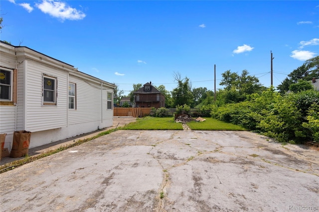 1725 Seyburn St, Detroit, MI 48214 - view of yard featuring a patio