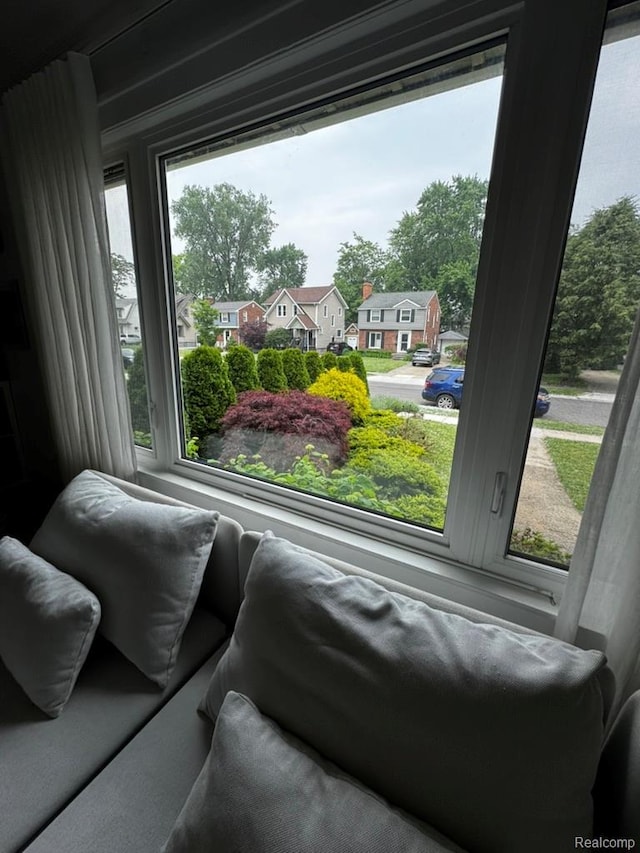 1036 Irving Ave, Royal Oak, MI 48067 - sitting room with a residential view