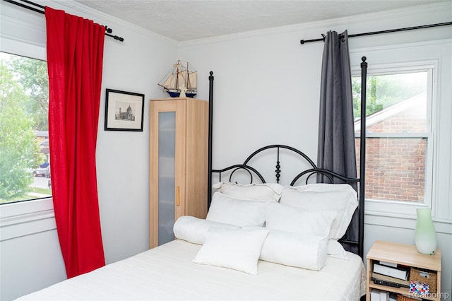 1036 Irving Ave, Royal Oak, MI 48067 - bedroom featuring crown molding