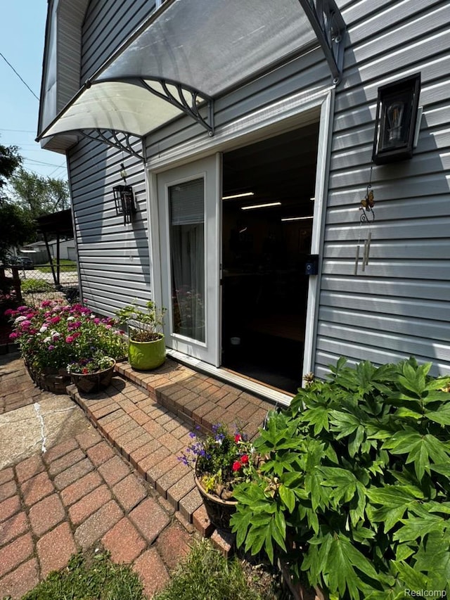 1036 Irving Ave, Royal Oak, MI 48067 - property entrance