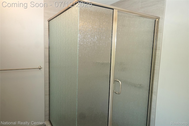 19230 Augusta Ct, Livonia, MI 48152 - full bathroom featuring a shower stall