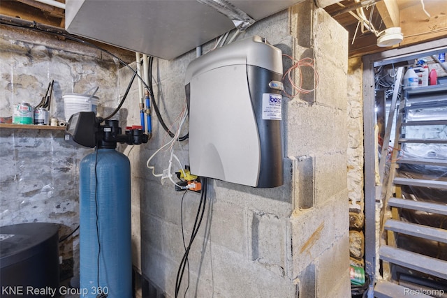 204 W Caroline St, Bellevue, MI 49021 - view of utility room