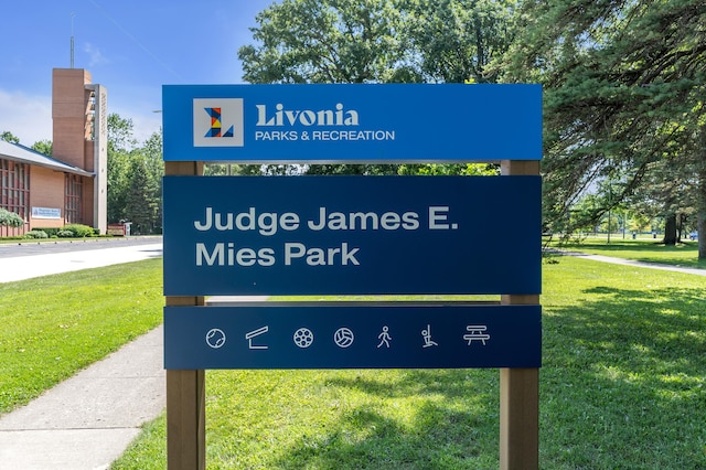9623 Fairfield St, Livonia, MI 48150 - exterior view
