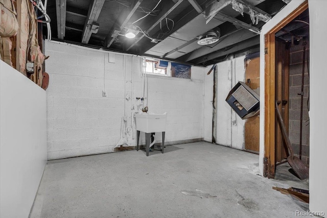 19155 Gallagher St, Detroit, MI 48234 - below grade area with a sink
