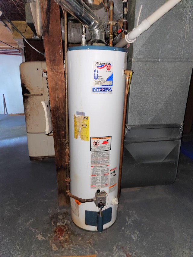 1110 Watkins St SE, Grand Rapids, MI 49507 - utility room featuring water heater